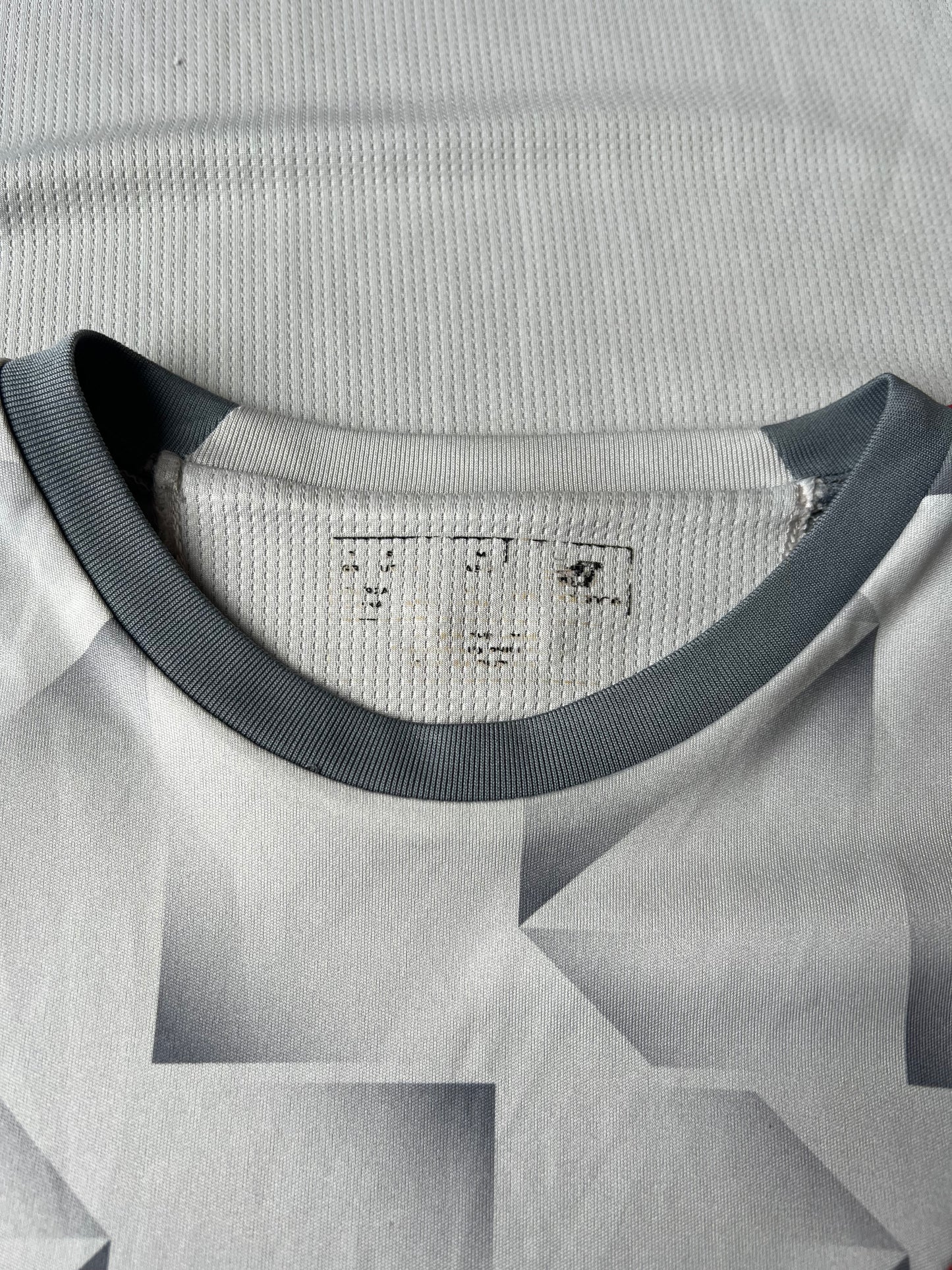 New Balance Liverpool Third Jersey 2018/19 Small