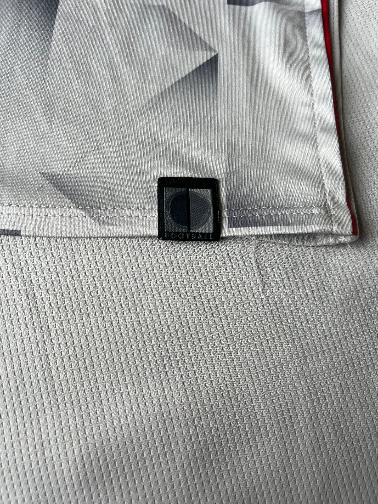 New Balance Liverpool Third Jersey 2018/19 Small