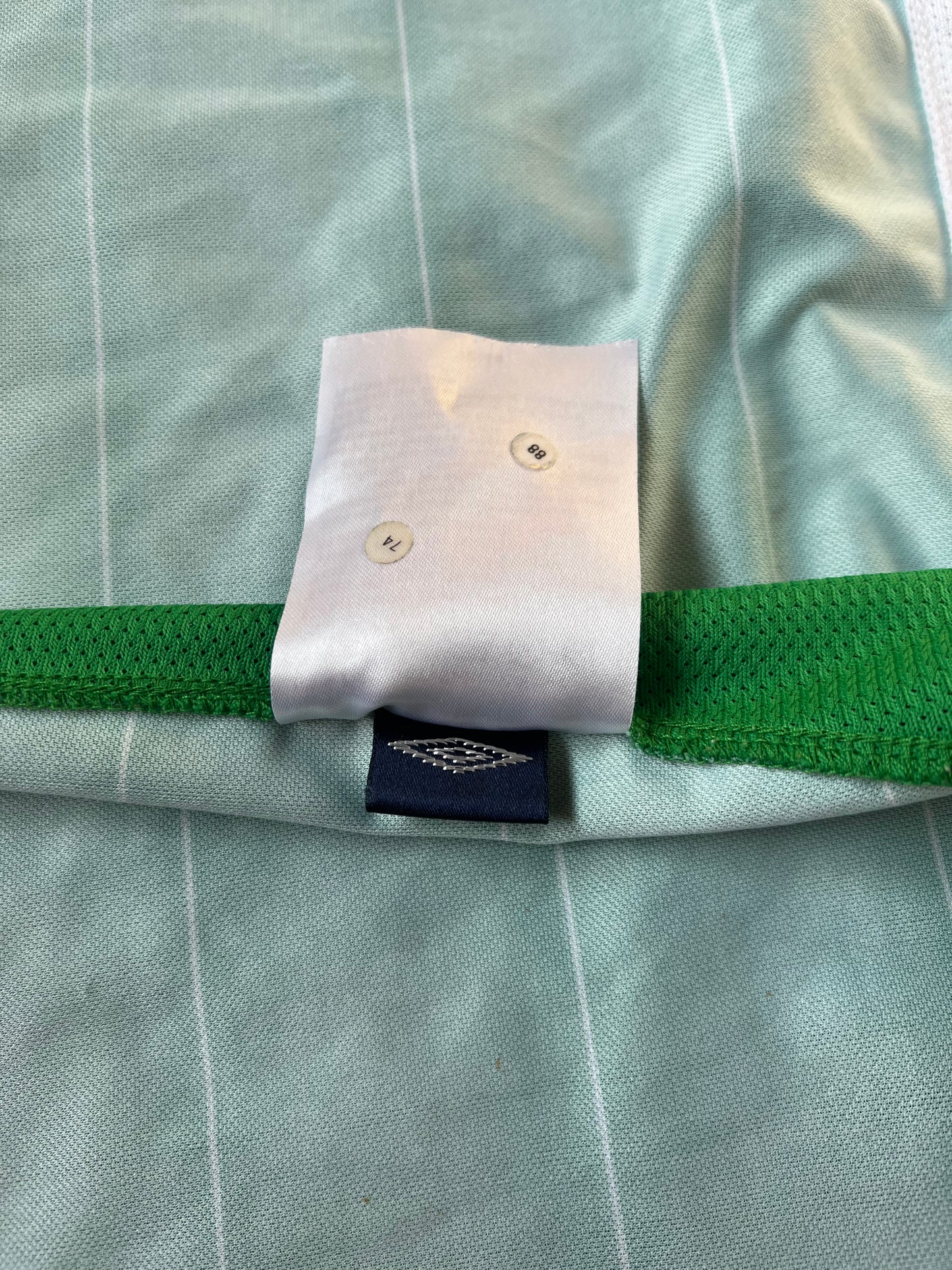 Vintage Umbro Ireland Home Jersey 2003 Small