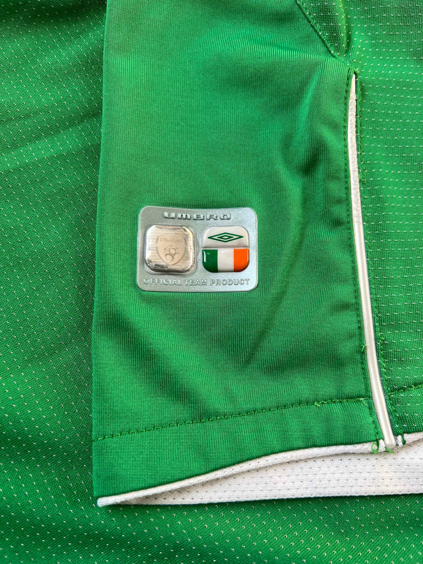 Vintage Umbro Ireland Home Jersey 2004 Small Long Sleeve