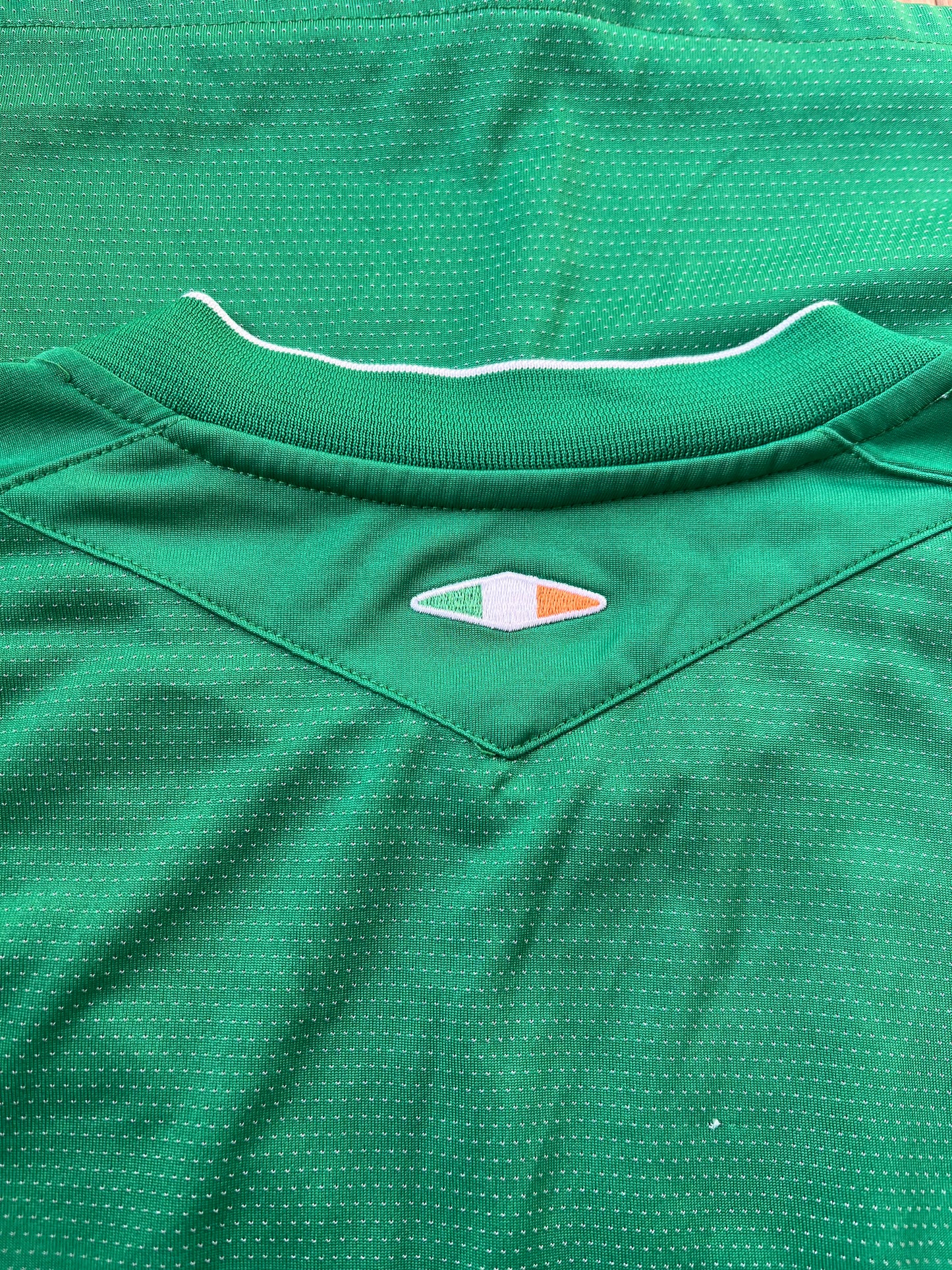 Vintage Umbro Ireland Home Jersey 2004 Small Long Sleeve