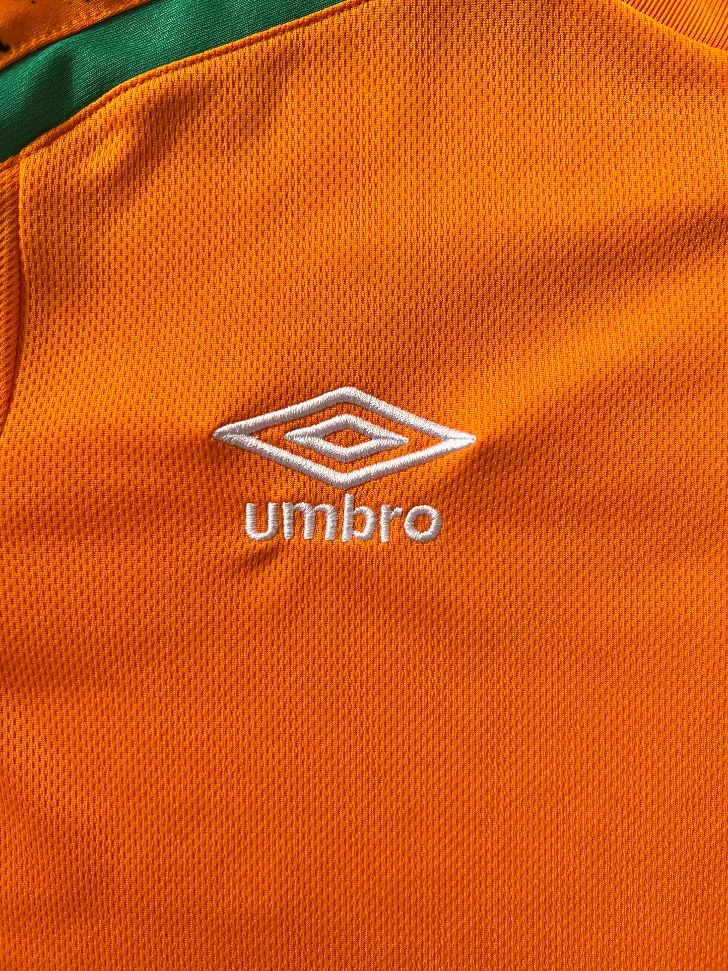 Umbro Ireland Away Jersey 2022 Medium