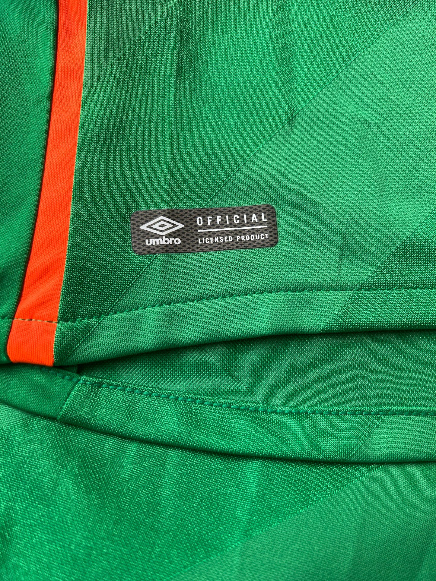 Umbro Ireland Home Jersey 2016 Small Long Sleeve